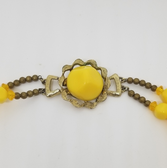 VINTAGE MID CENTURY MODERN BUTTERSCOTCH YELLOW ACRYLIC BEAD LAYERED NECKLACE - Picture 6 of 8